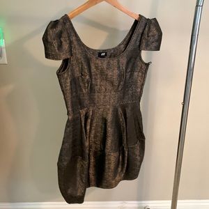 H&M Metallic Bubble Dress. Size 6. Fits like a size 2.